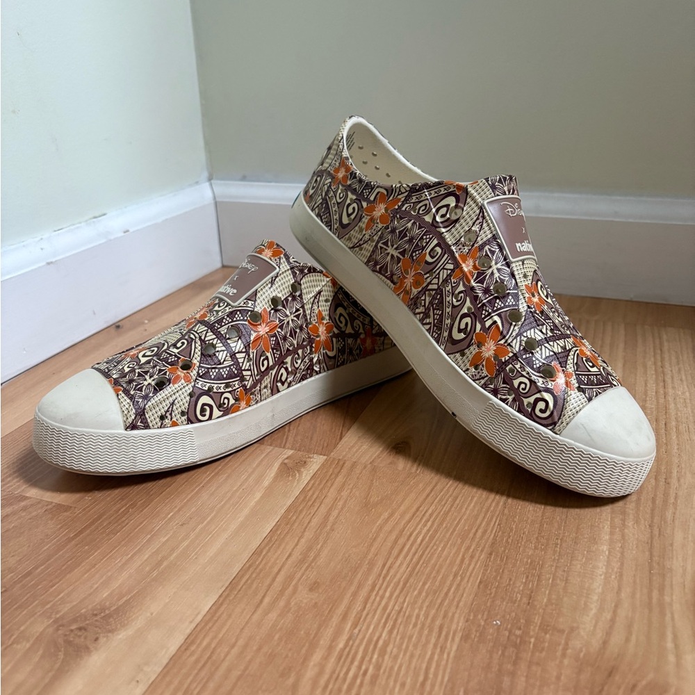 Walt Disney World Recyclable Disney Moana Native Shoes Unisex M6 W8 Water New